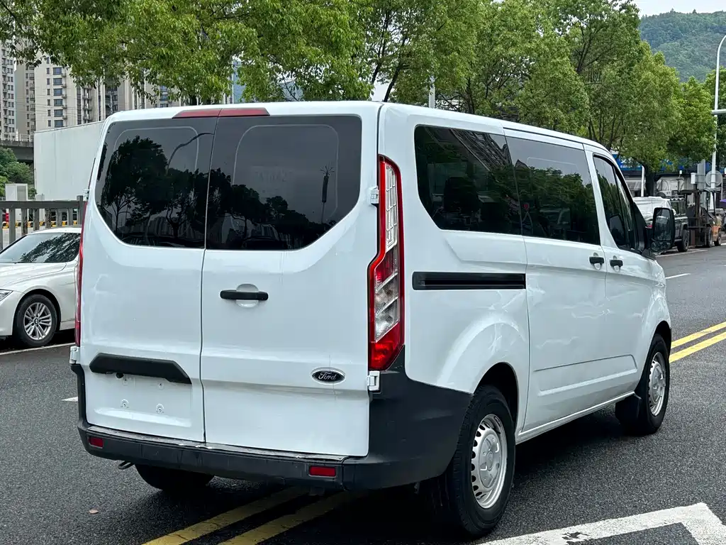 Transit 2019 2.0T diesel multi-functional commercial vehicle short-axle low-roof 6-seater National VI купить на сайте DeffCars