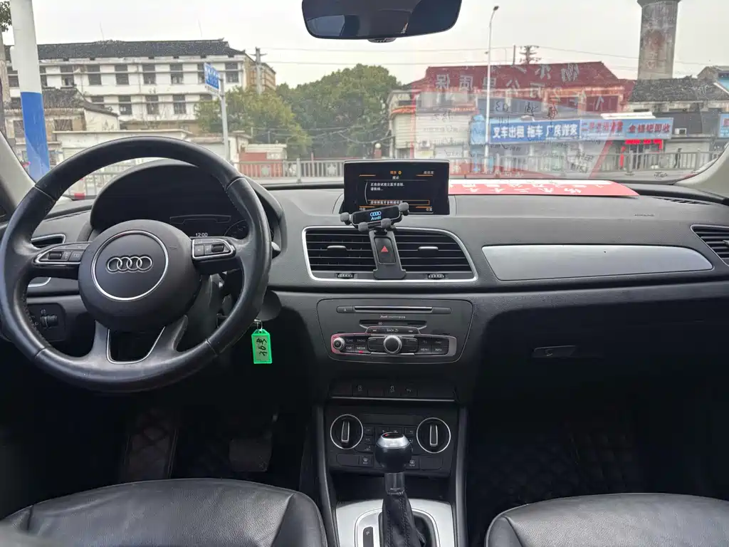 Audi Q3 2018 30th Anniversary Model 30 TFSI Fashion Model купить на сайте DeffCars