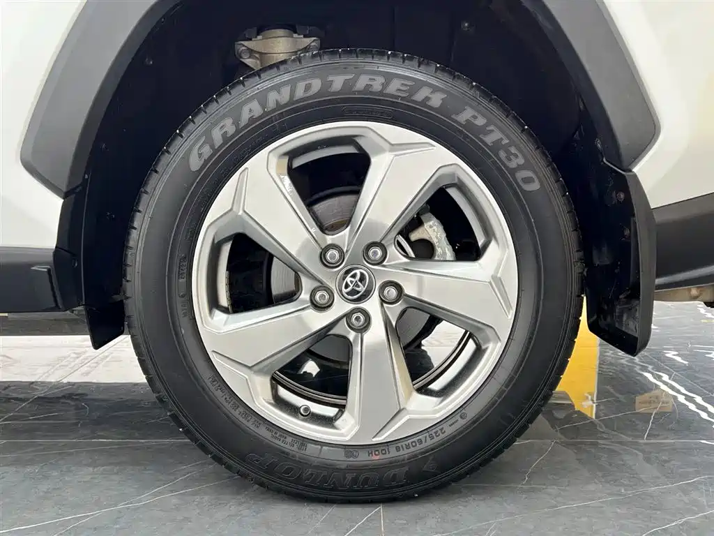 RAV4 Rongfang 2022 2.0L CVT four-wheel drive fashion Plus version купить на сайте DeffCars