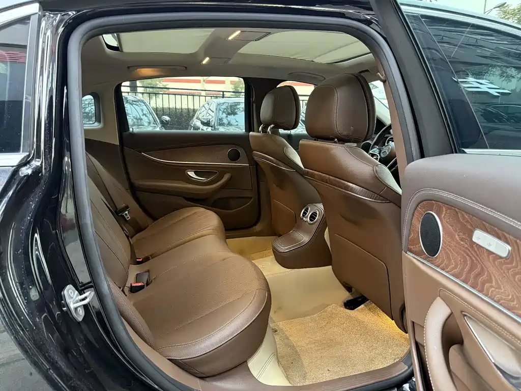 Mercedes-Benz E-Class New Energy 2022 facelift E 350 e L plug-in hybrid sedan купить на сайте DeffCars