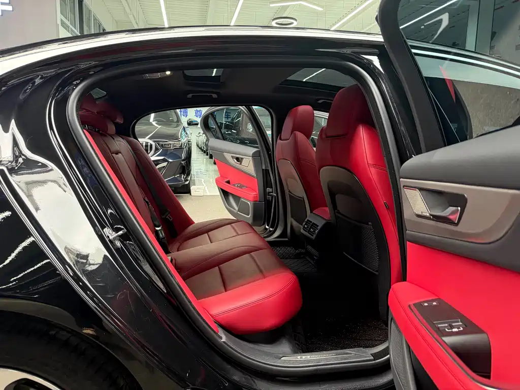 Jaguar XEL 2024 2.0T 250PS R-DYNAMIC S aggressive sports version купить на сайте DeffCars