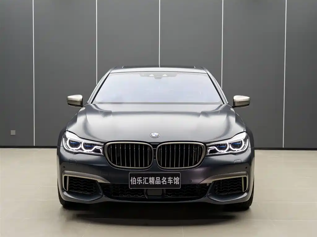 BMW 7 Series 2018 M760Li xDrive купить на сайте DeffCars