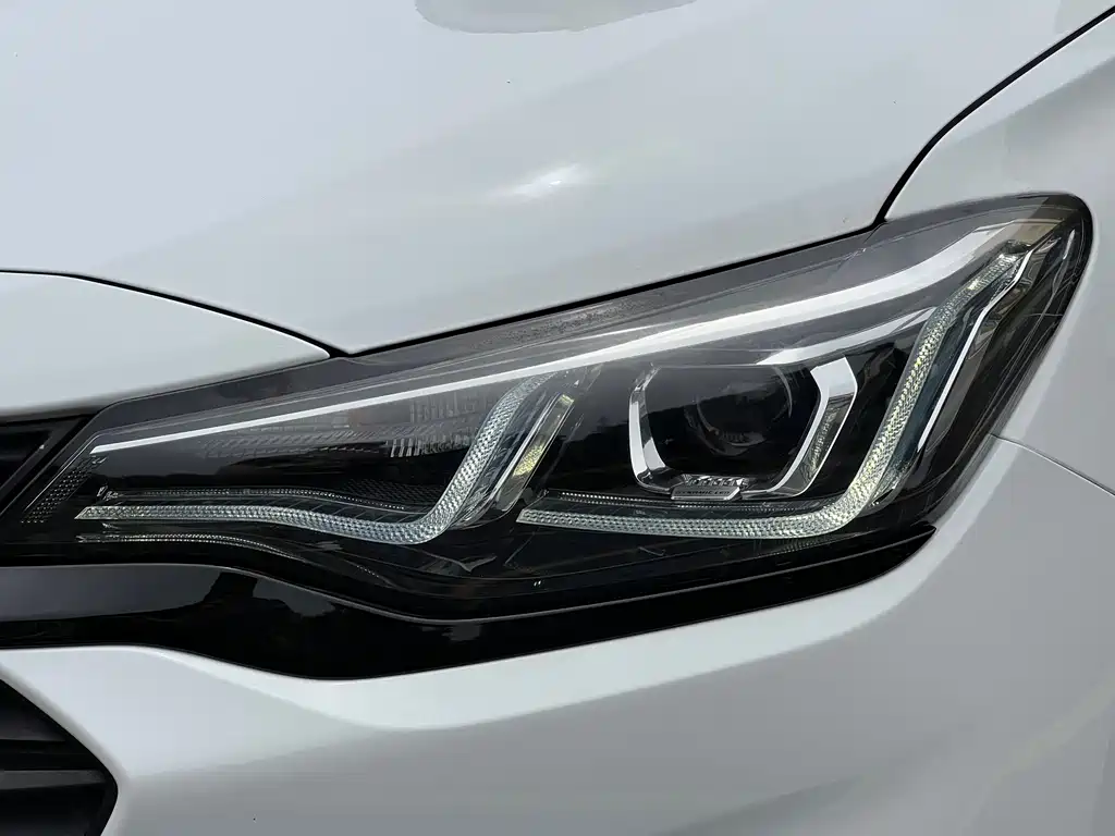 Cruze 2022 320 Automatic Sunroof Edition купить на сайте DeffCars