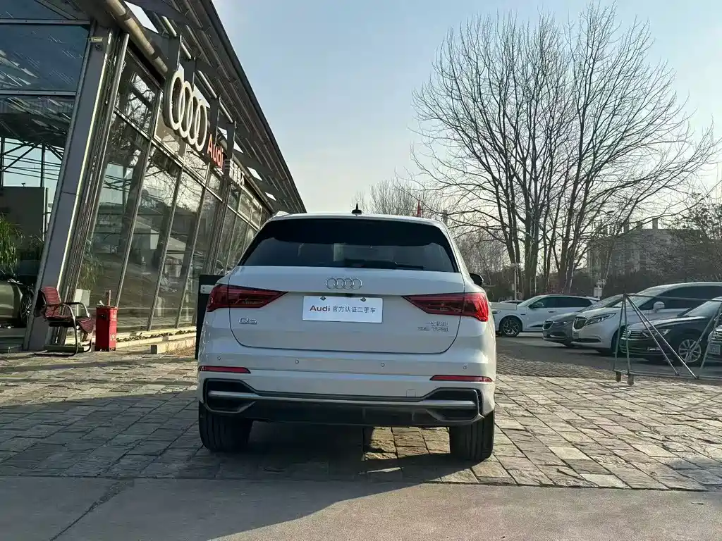 Audi Q3 2024 40 TFSI Fashionable and Dynamic купить на сайте DeffCars