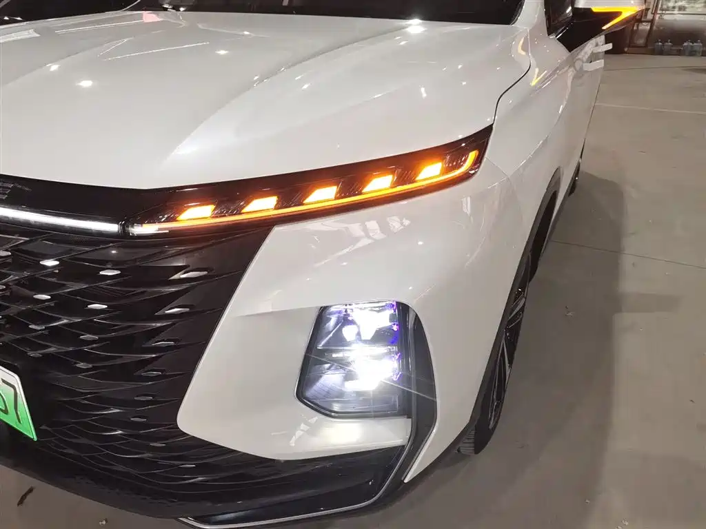Roewe RX5 eMAX 2022 1.5T PHEV Fearless Exclusive Edition купить на сайте DeffCars