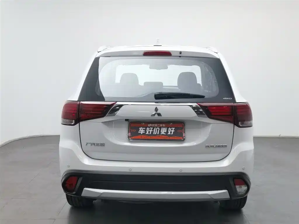 Outlander 2018 2.4L four-wheel drive luxury version 7 seats купить на сайте DeffCars