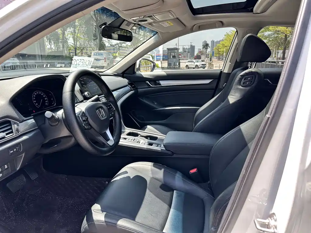Accord 2018 Sharp·Hybrid 2.0L Sharp Collar Edition National V купить на сайте DeffCars