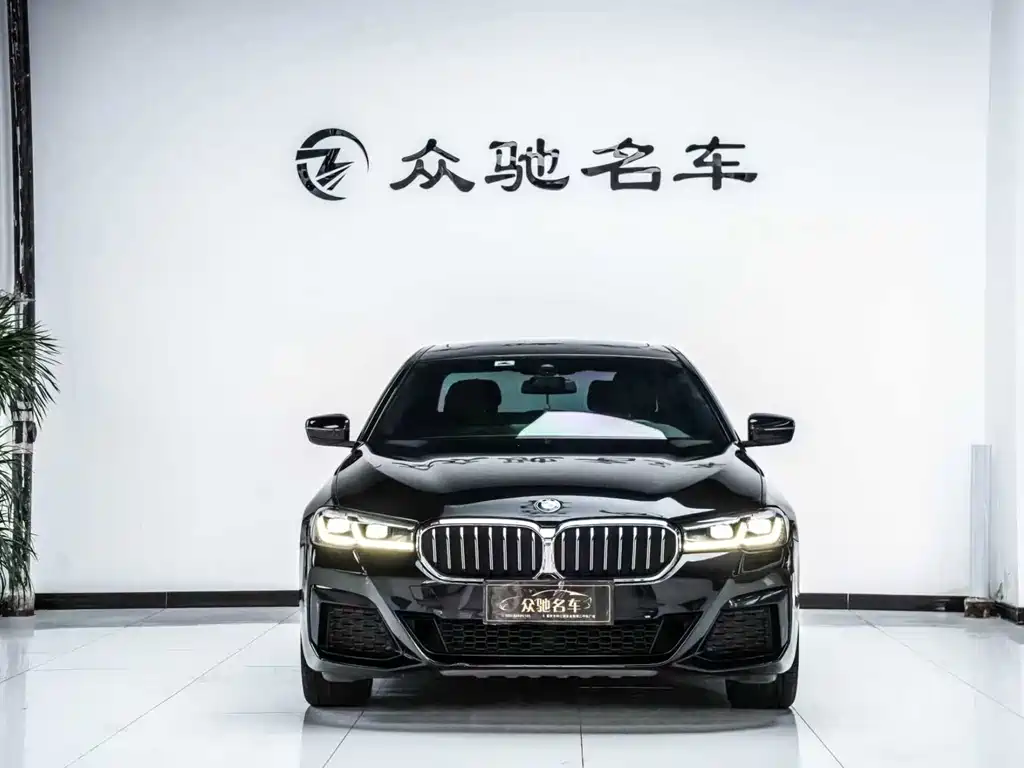 BMW 5 Series 2022 530Li Leading M Sports Package купить на сайте DeffCars