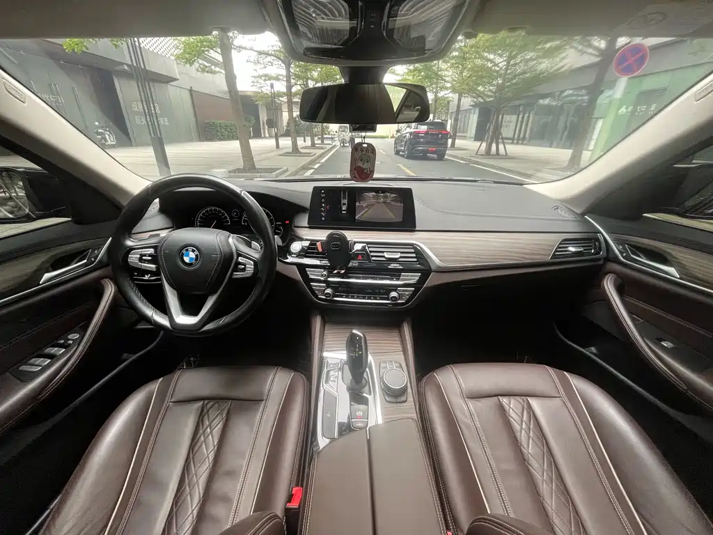 BMW 5 Series 2018 facelift 530Li leading model luxury package купить на сайте DeffCars