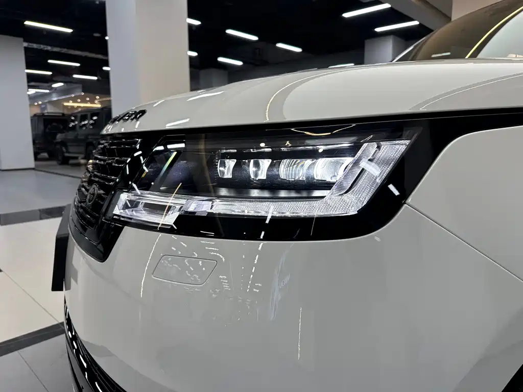 Range Rover 2024 3.0 L6 400PS Extended Edition купить на сайте DeffCars