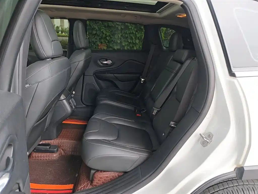Liberty Light 2017 2.0L Superior Edition купить на сайте DeffCars