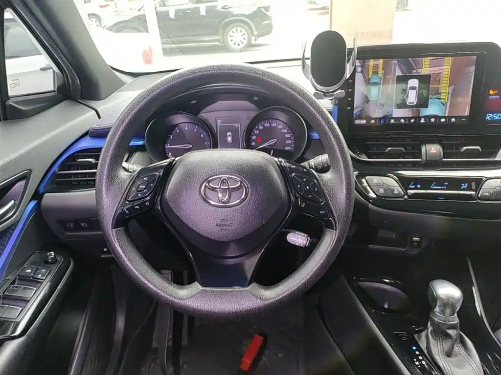 Toyota C-HR 2018 2.0L Leading Edition National VI купить на сайте DeffCars