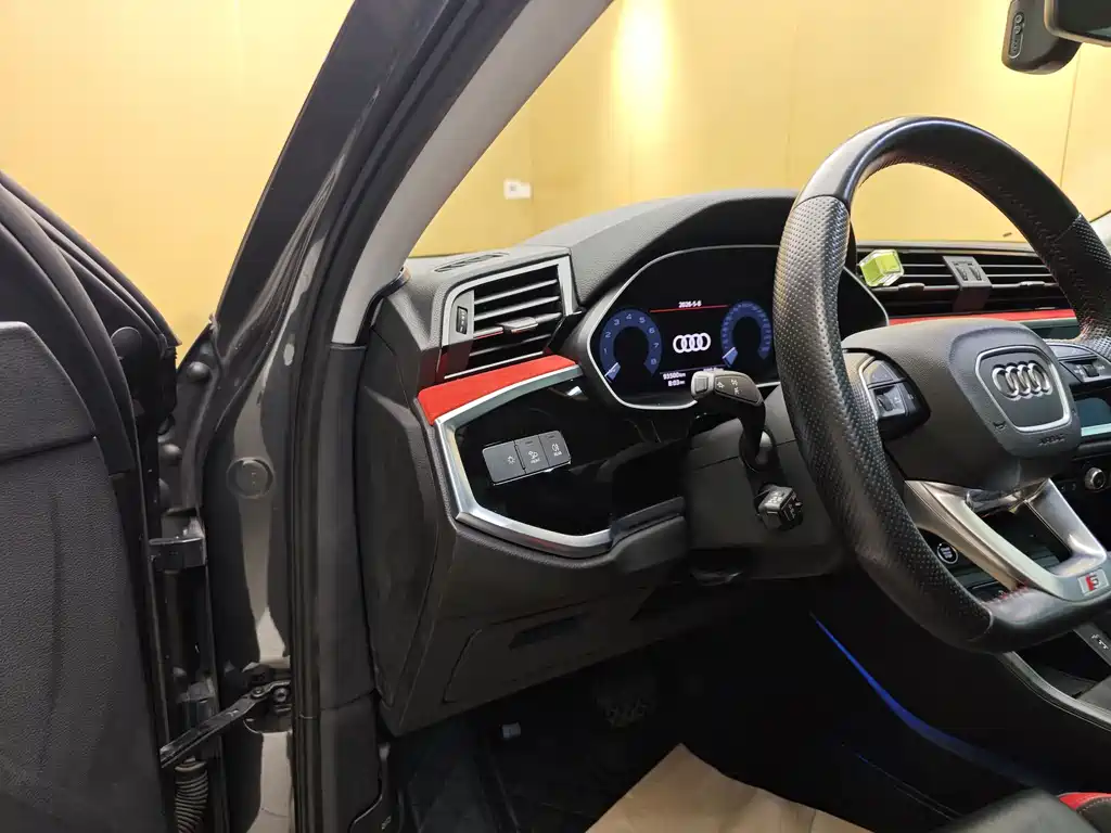 Audi Q3 Sportback 2020 40 TFSI Fashion купить на сайте DeffCars