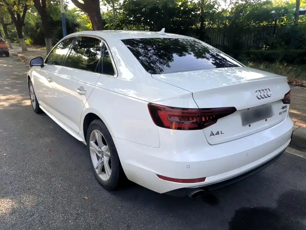 Audi A4L 2018 30th Anniversary Model 40 TFSI Enterprising купить на сайте DeffCars