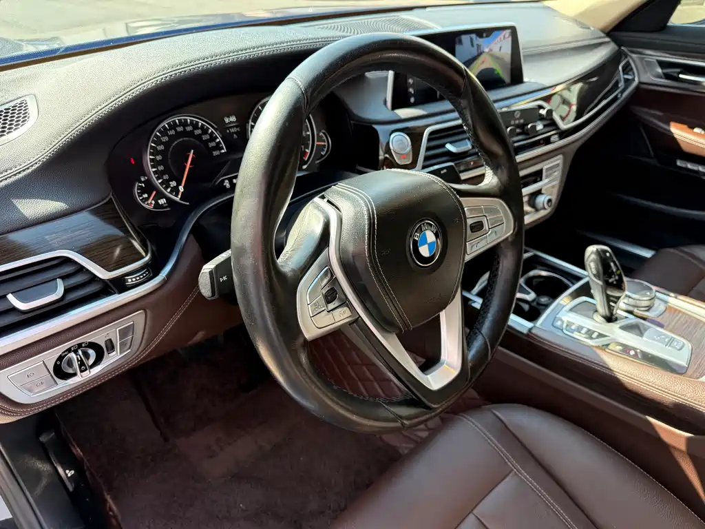 BMW 7 Series 2016 730Li Leading Model купить на сайте DeffCars