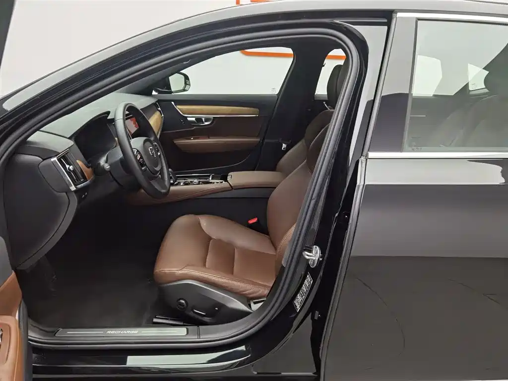 Volvo S90 plug-in hybrid 2024 plug-in hybrid four-wheel drive long range Zhiyi luxury version купить на сайте DeffCars