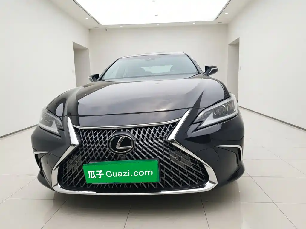 Lexus ES 2020 200 Excellence Edition купить на сайте DeffCars