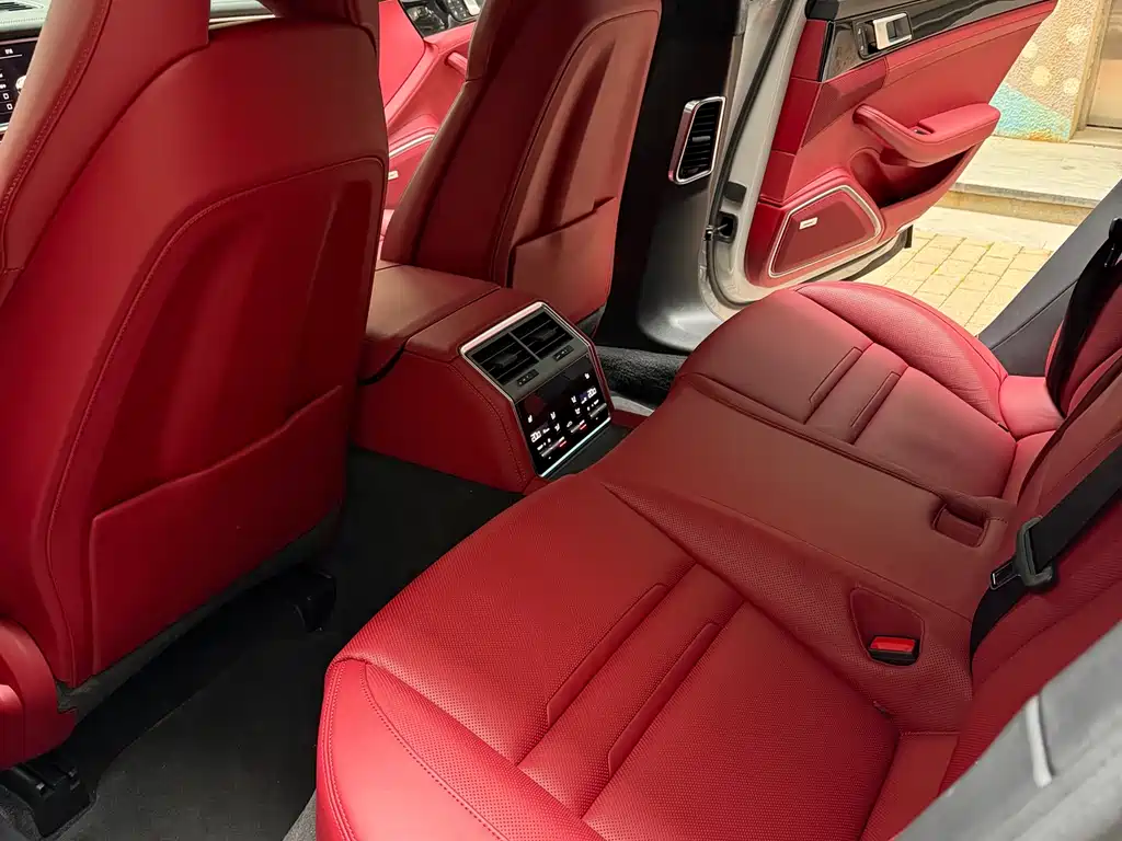Panamera 2023 Panamera 2.9T Platinum Edition купить на сайте DeffCars