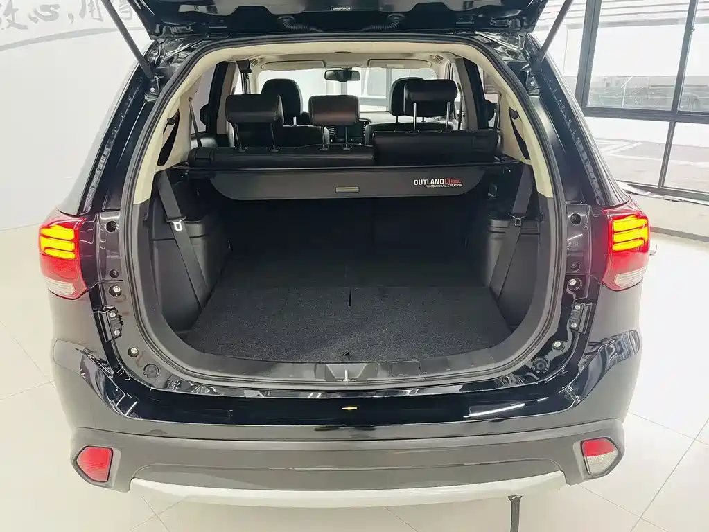 Outlander 2018 2.0L 2WD Jiale Edition 7 seats купить на сайте DeffCars