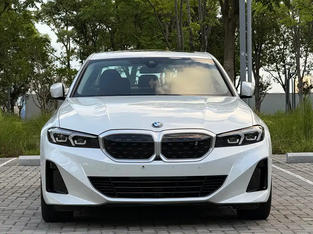 BMW i3 2022 eDrive 35 L купить на сайте DeffCars