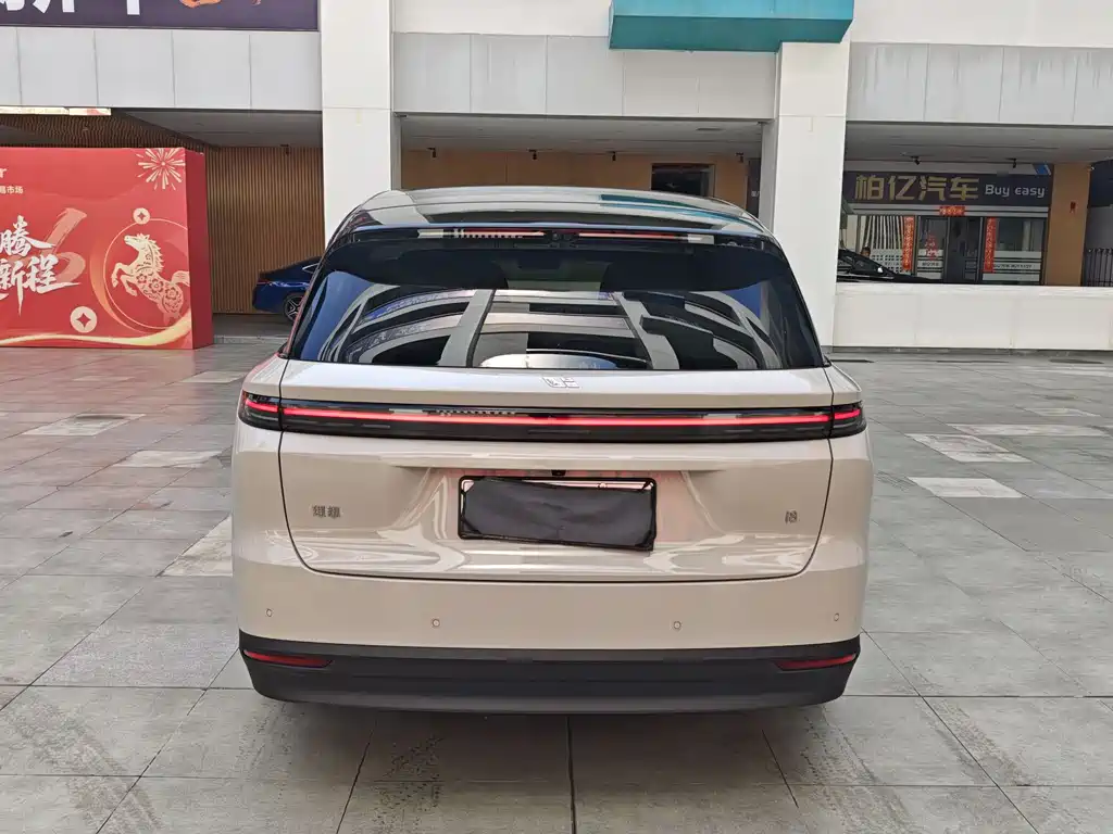 Ideal i8 2025 Standard Edition купить на сайте DeffCars