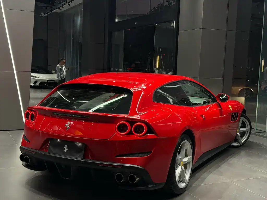 GTC4Lusso 2017 3.9T V8 купить на сайте DeffCars