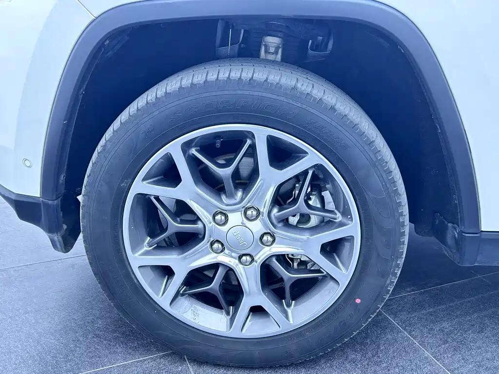 Grand Cherokee (imported) 2021 3.0L 80th Anniversary Edition купить на сайте DeffCars