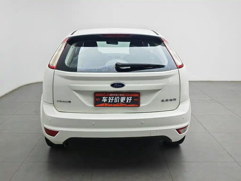 Focus 2013 hatchback classic 1.8L automatic basic model купить на сайте DeffCars