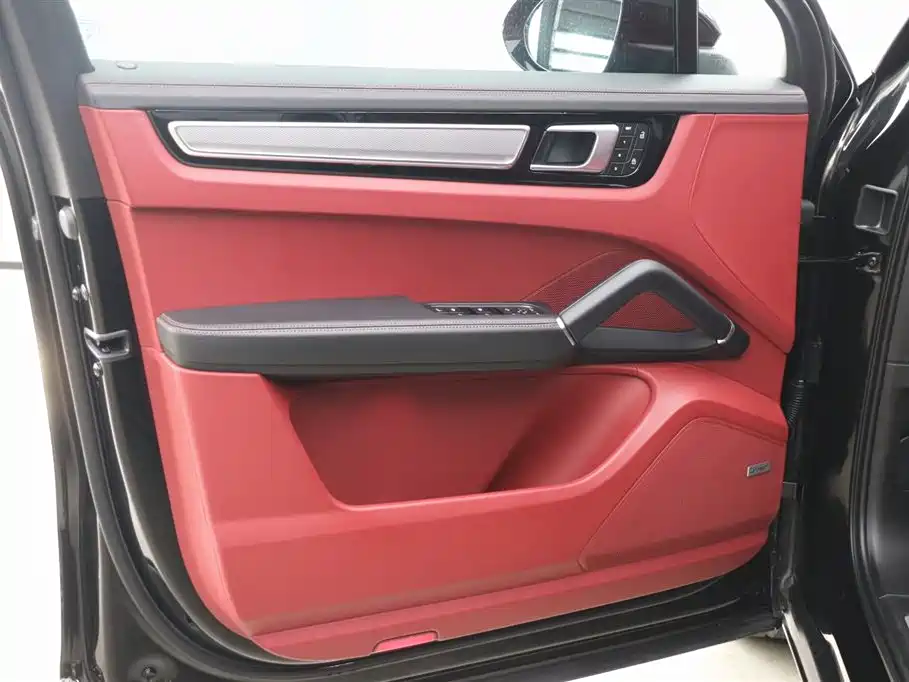 Cayenne 2023 Cayenne 3.0T Platinum Edition купить на сайте DeffCars