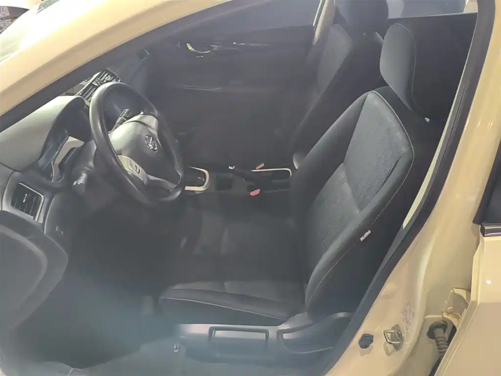 Tiida 2016 1.6L CVT cool version купить на сайте DeffCars