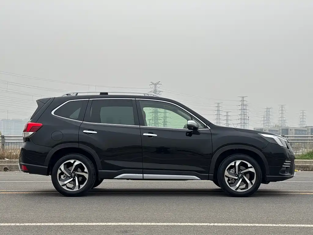 Forester 2024 2.5i AWD Ultimate EyeSight купить на сайте DeffCars