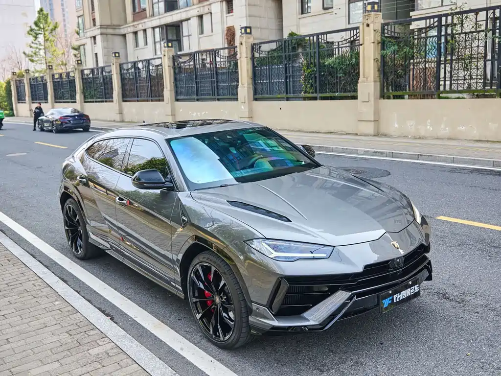Urus 2023 4.0T V8 S купить на сайте DeffCars