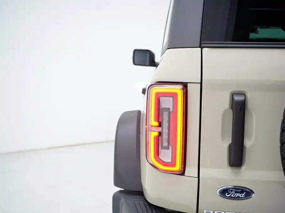 Ford Bronco 2024 2.3T Long Beach купить на сайте DeffCars