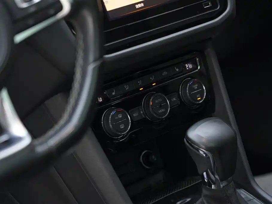 Tiguan L 2021 330TSI automatic two-wheel drive R-Line version купить на сайте DeffCars