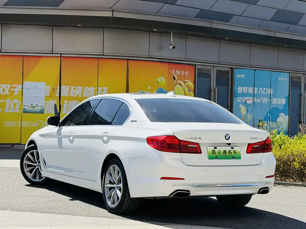 BMW 5 Series New Energy 2019 530Le Luxury Package купить на сайте DeffCars