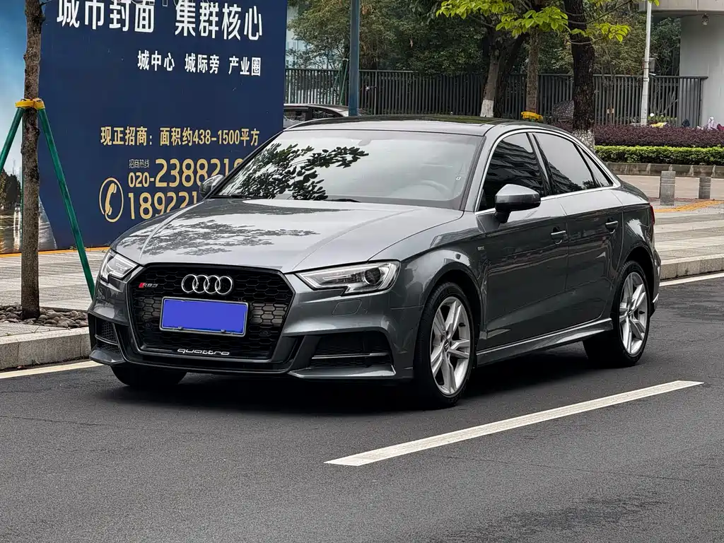 Audi A3 2018 30th Anniversary Limousine 35 TFSI Fashion купить на сайте DeffCars