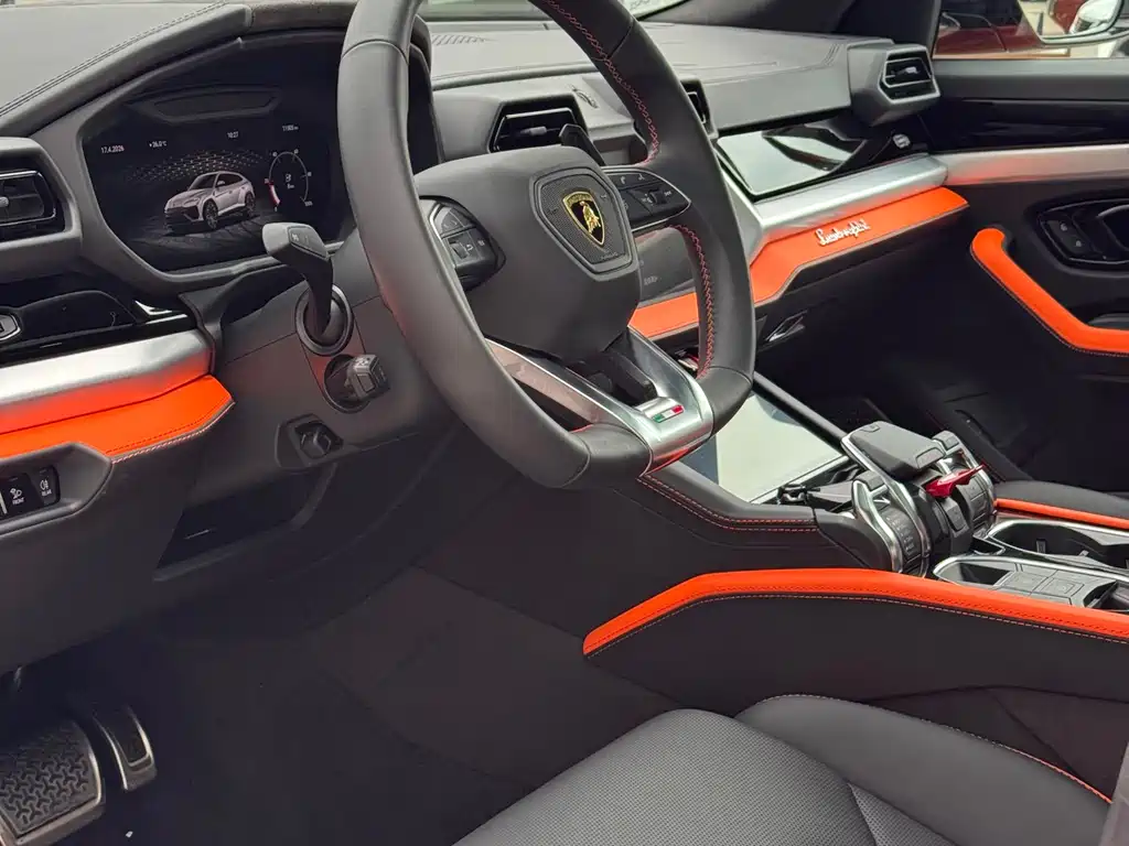Urus SE 2025 4.0T Standard Edition купить на сайте DeffCars