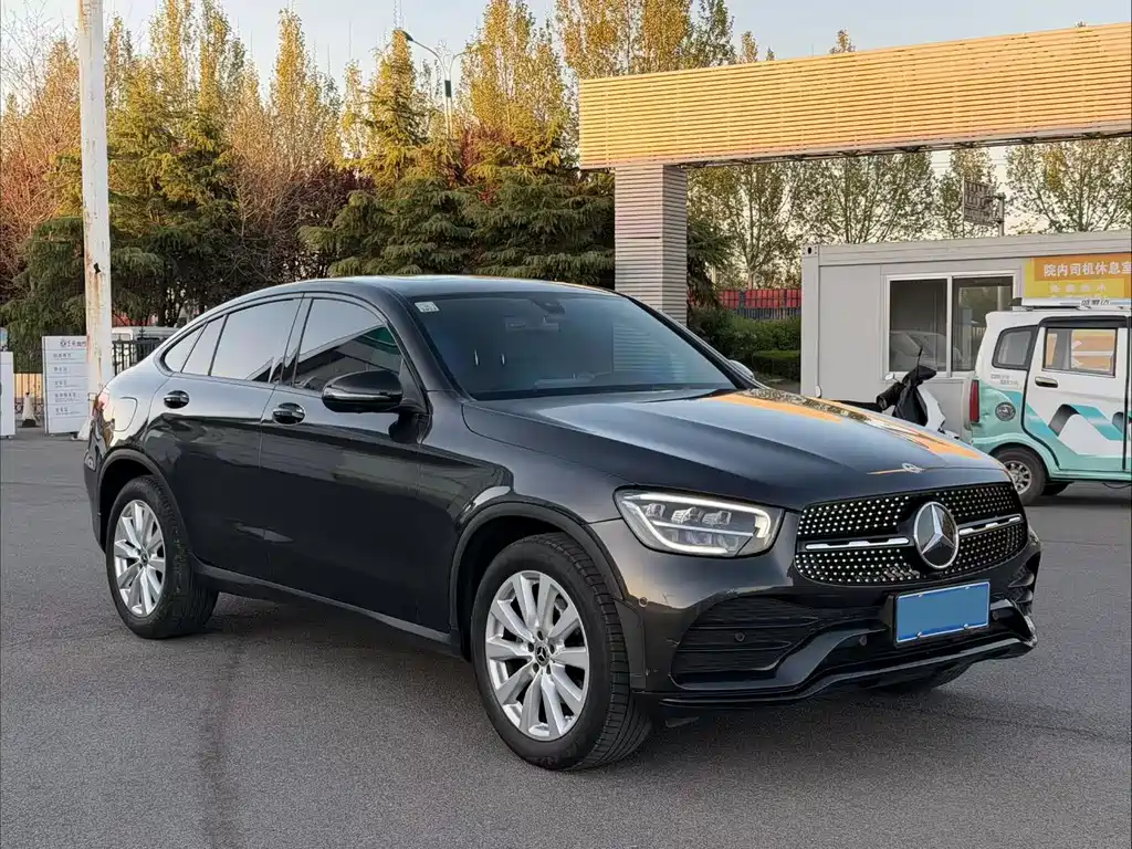 Mercedes-Benz GLC Coupe 2022 GLC 260 4MATIC Coupe SUV купить на сайте DeffCars