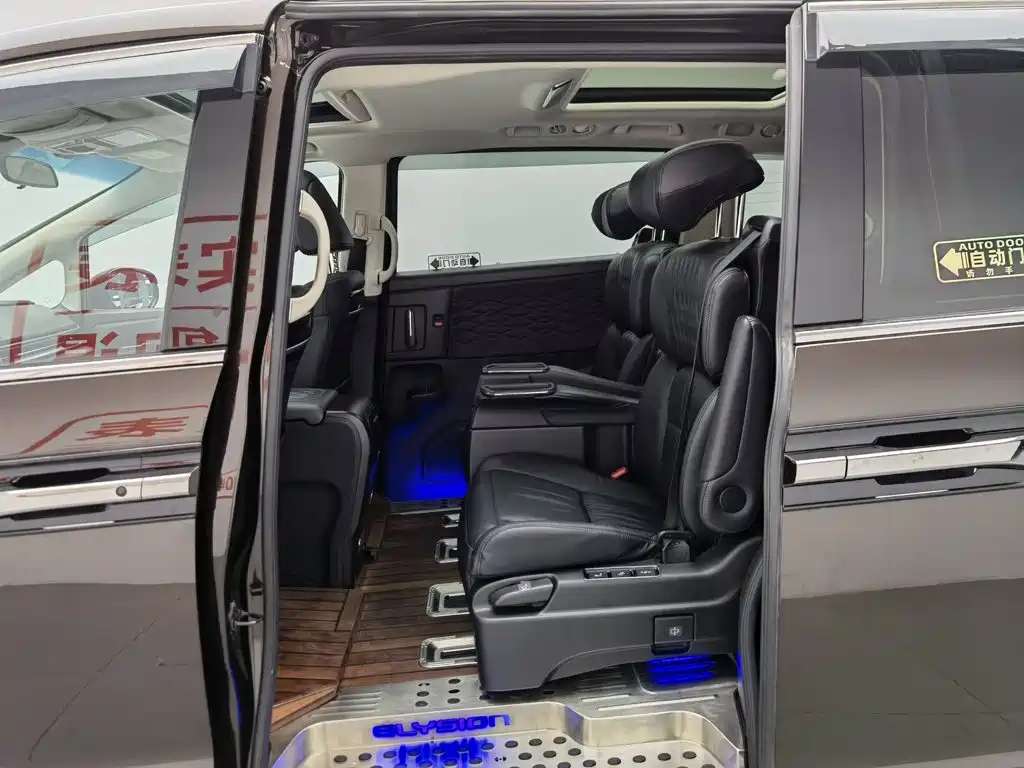 Alison 2022 2.0L e:HEV Luxury First Edition купить на сайте DeffCars