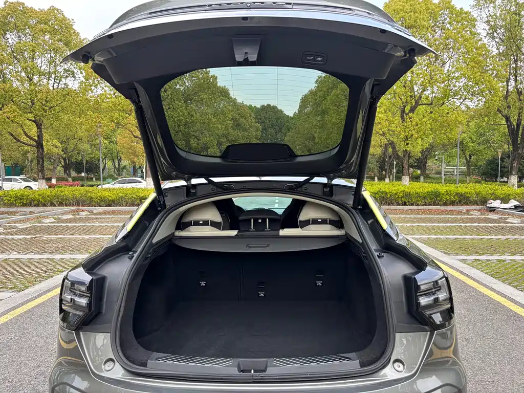 Lynk & Co 05 2020 2.0TD 2WD Yao Plus купить на сайте DeffCars