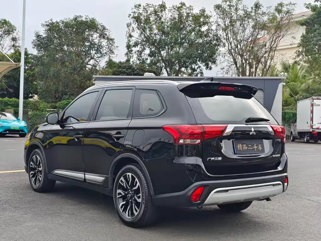 Outlander 2020 2.0L 2WD Enjoy Edition 5 seats купить на сайте DeffCars