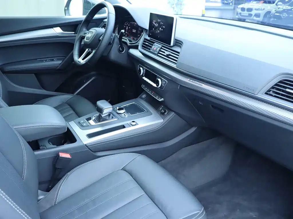 Audi Q5L 2020 45 TFSI exclusive fashion model купить на сайте DeffCars