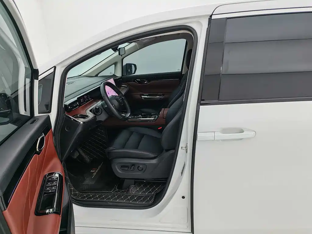 Trumpchi E8 PHEV 2024 model 150km MAX+ купить на сайте DeffCars