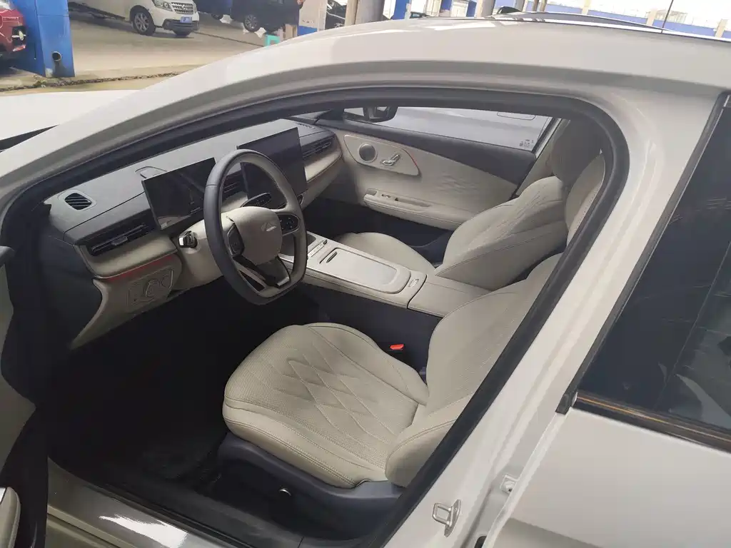 Fengyun A8L 2025 1.5TGDI 145km luxury model купить на сайте DeffCars