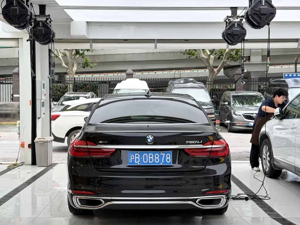 BMW 7 Series 2017 740Li xDrive Luxury купить на сайте DeffCars