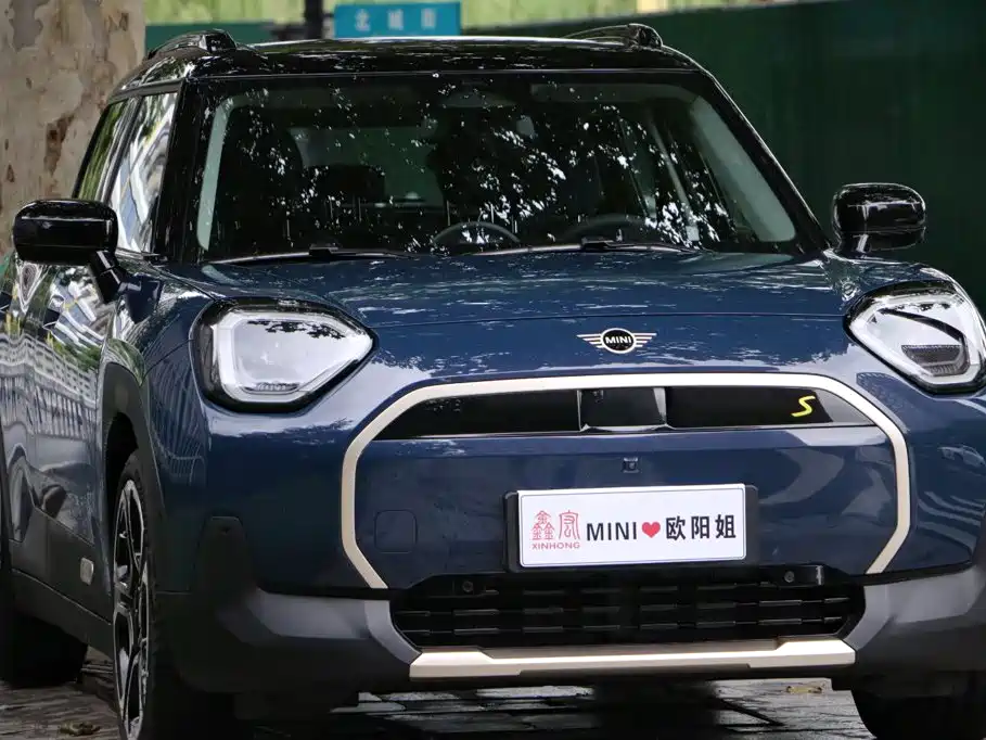 Electric MINI ACEMAN 2024 SE Artist купить на сайте DeffCars