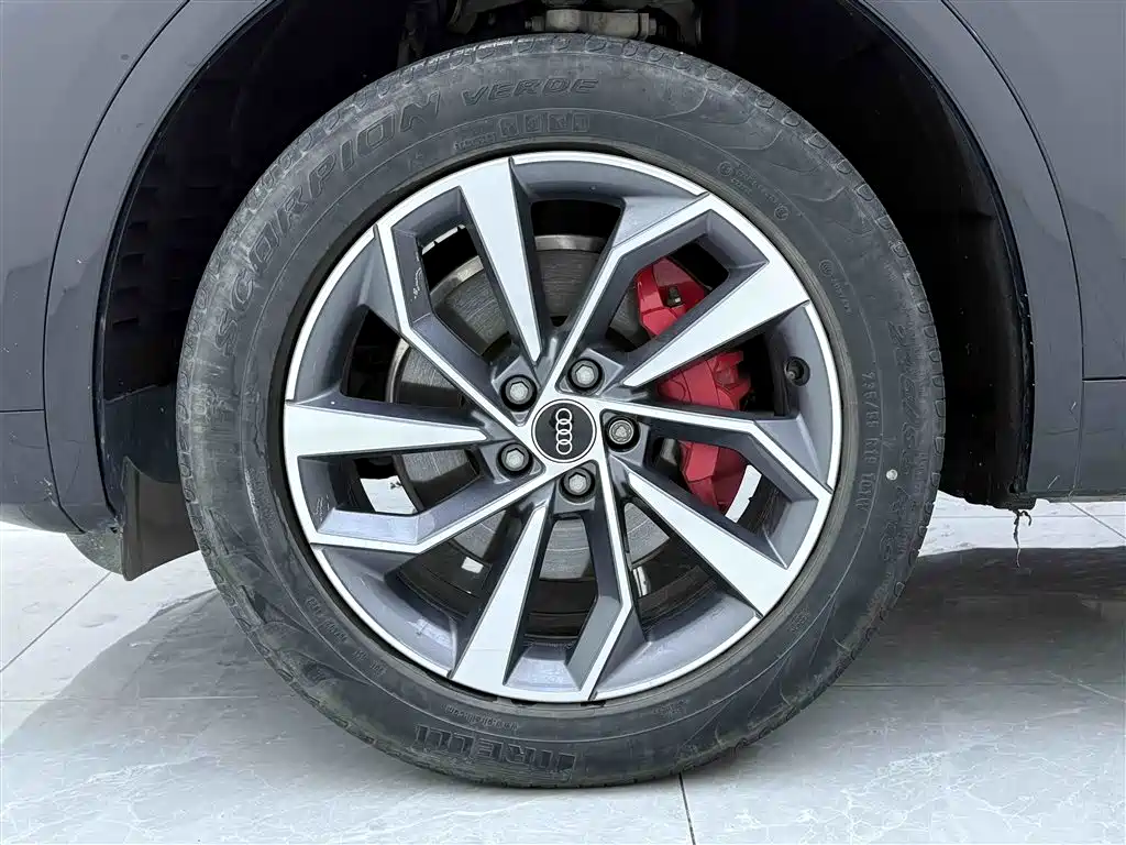 Audi Q5L 2024 40 TFSI luxury and dynamic model купить на сайте DeffCars