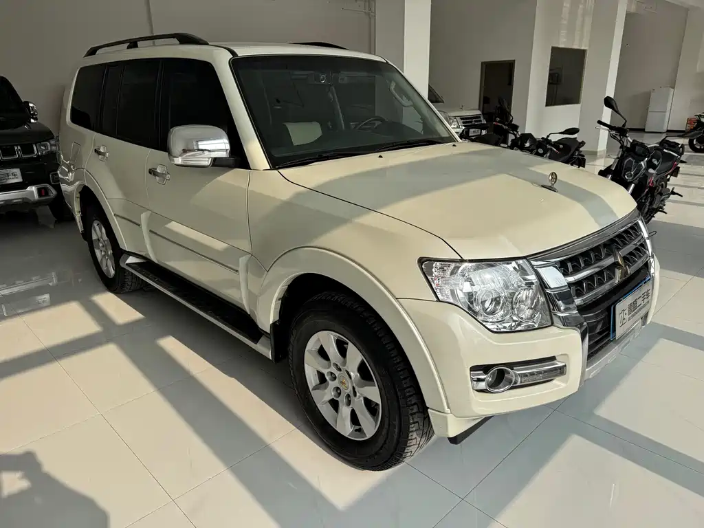 Pajero imported 2020 3.0L automatic comfort version купить на сайте DeffCars