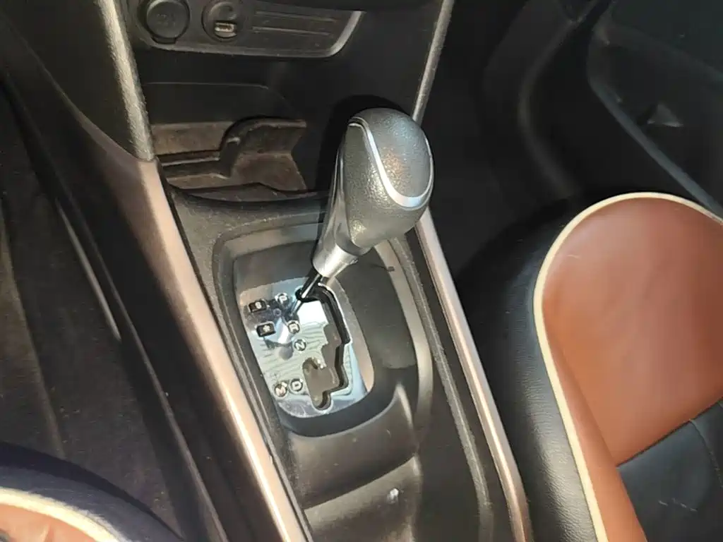 Peugeot 2008 2014 1.6L Automatic Fashion Edition купить на сайте DeffCars