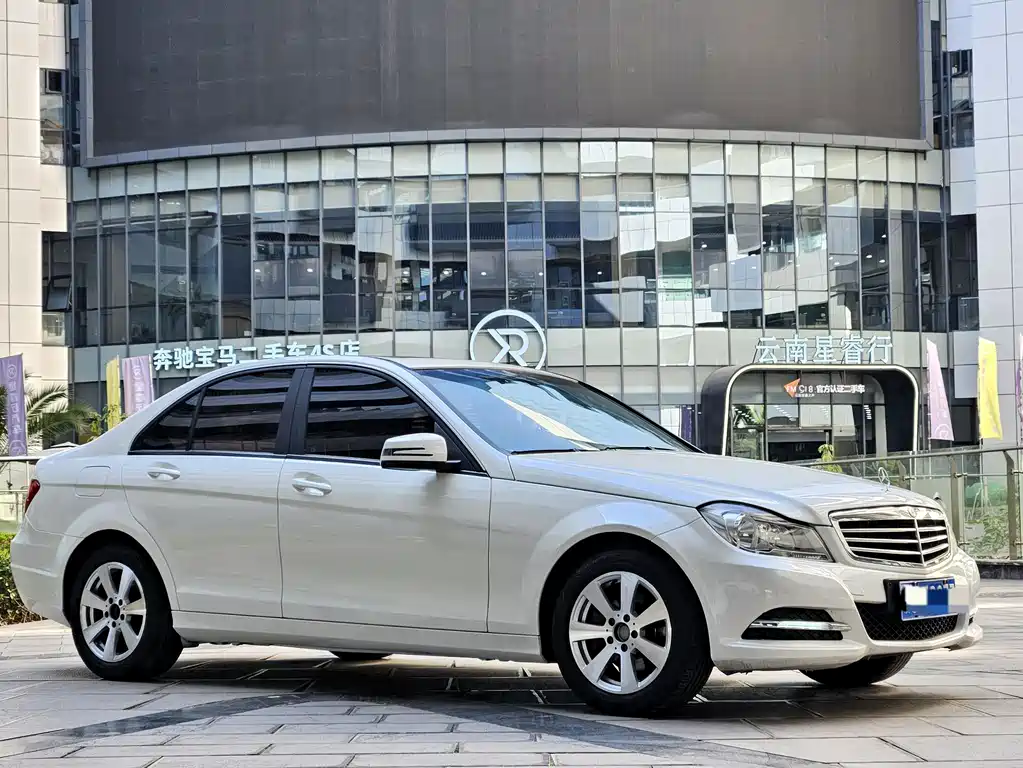 Mercedes-Benz C-Class 2013 C 180 CGI Classic купить на сайте DeffCars
